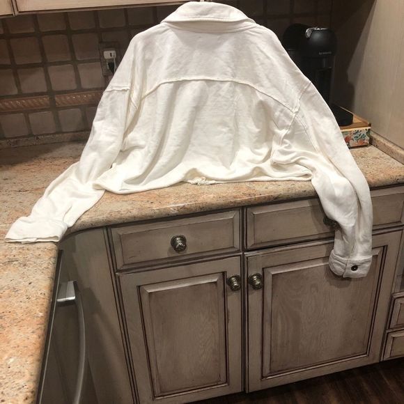 Free People Saturday Shirt Jacket Cropped Button Up Front Pockets Ivory White - Picture 5 of 5